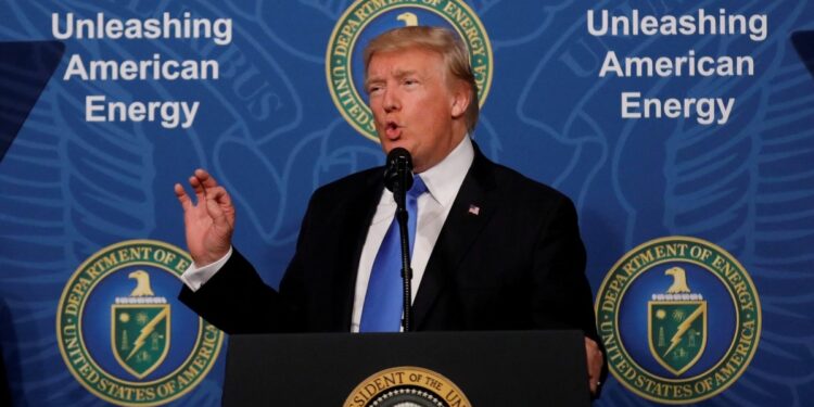 Trump dice que usará al Ejército para las deportaciones con todo el rigor de la ley