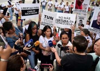 Autoridades venezolanas excarcelan a 103 personas detenidas tras las elecciones