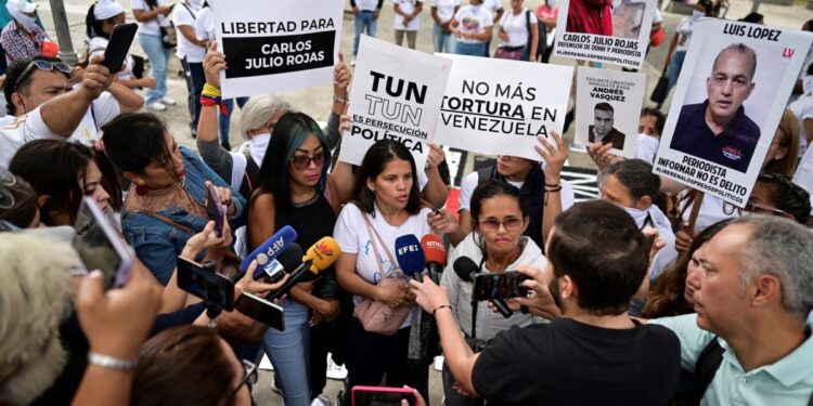 Autoridades venezolanas excarcelan a 103 personas detenidas tras las elecciones