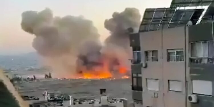 Reportan bombardeos israelíes contra depósitos de armas en Siria