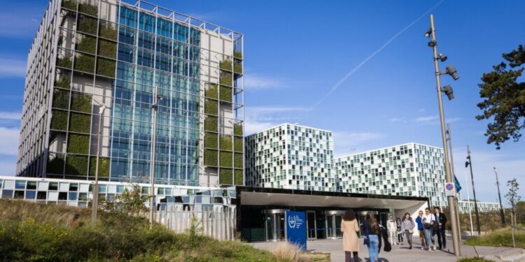 AP: Destacado abogado de derechos humanos abandona la Corte Penal Internacional por no procesar a Venezuela