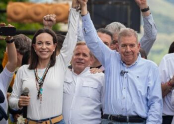 VOA | Edmundo González nombrará a María Corina Machado como su vicepresidenta si asume el poder