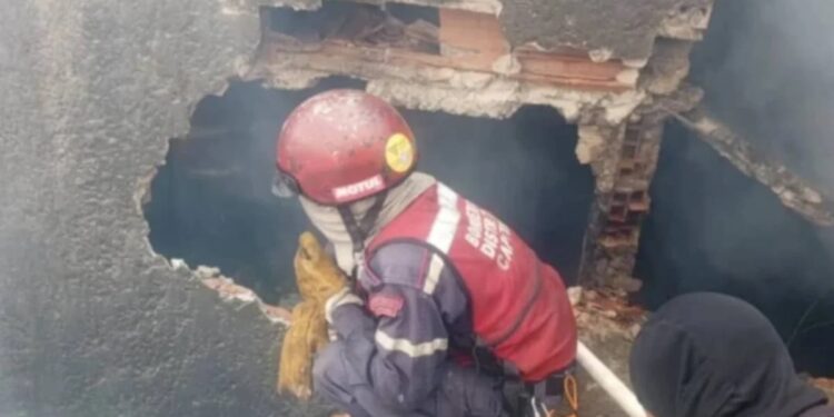 Ministro de Interior ordena investigar causas del incendio en vivienda de la Panamericana