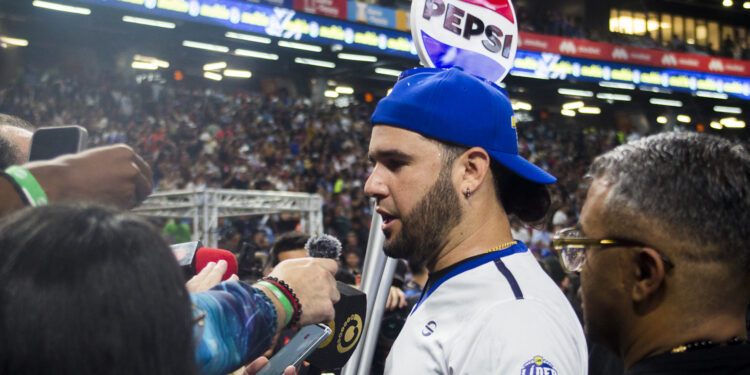 Eugenio Suárez se convirtió en rey del jonrón en un enfrentamiento de grandeligas