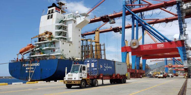 Al puerto de La Guaira han llegado 8 mil contenedores con mercancía desde el mes pasado hasta lo que va de diciembre