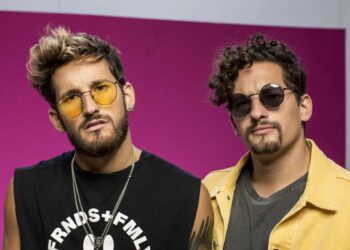 Mau y Ricky, víctimas de robo en España: Una persecución en busca de sus pertenencias