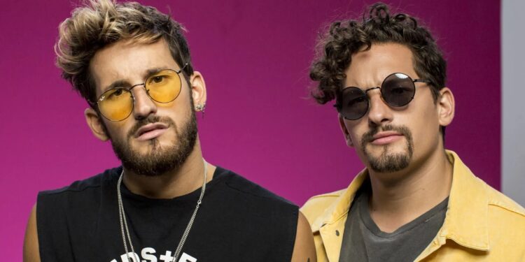 Mau y Ricky, víctimas de robo en España: Una persecución en busca de sus pertenencias