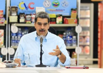Maduro amenaza a González Urrutia: “No juegues con candela”