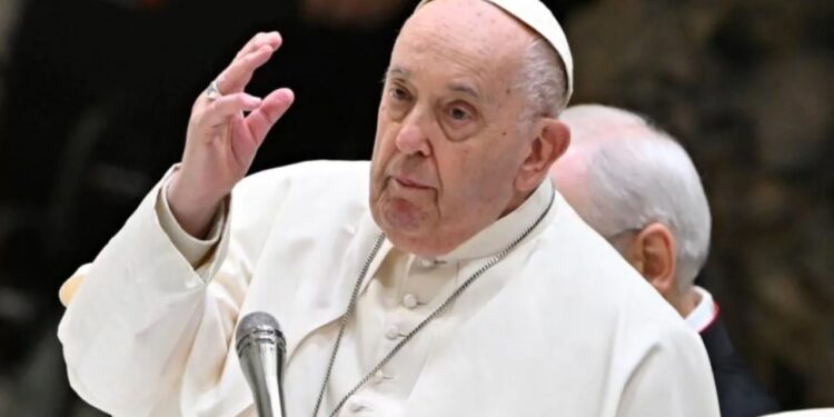 Papa Francisco pide la paz en Ucrania con la amenaza del invierno para millones de desplazados