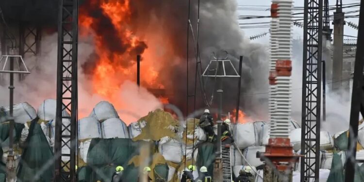 Rusia lanza 93 misiles contra el sistema energético de Ucrania