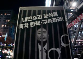 El Parlamento de Corea del Sur vota para destituir al presidente por ordenar ley marcial