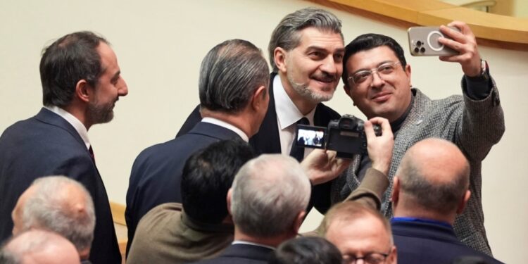 Exfutbolista Kavelashvili, nuevo presidente de Georgia, un revés a aspiraciones del país en la UE