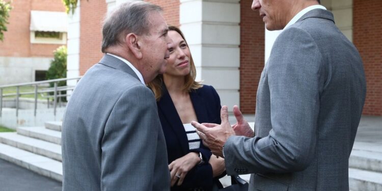 España cambia embajador en Venezuela y designa a Álvaro Albacete