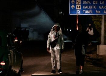 un país en penumbras, afectado por la violencia y sin ambiente navideño