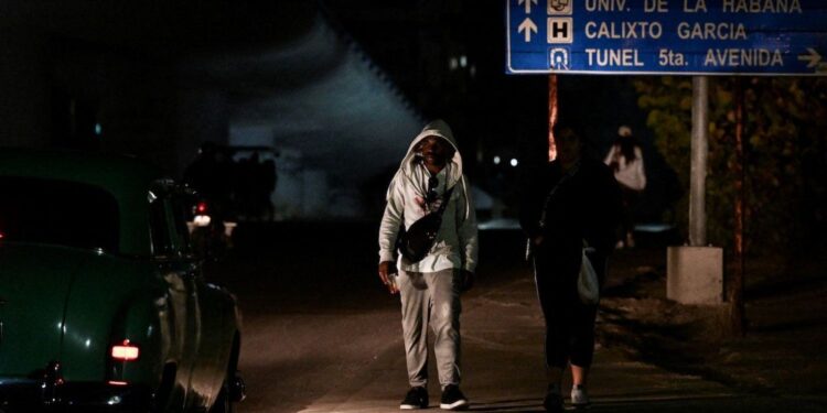 un país en penumbras, afectado por la violencia y sin ambiente navideño