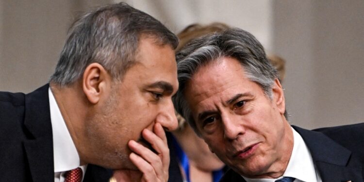 Diplomáticos de EEUU y de la región se reúnen para debatir el futuro de Siria