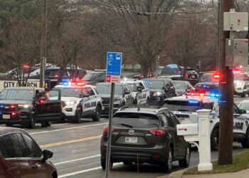 Reportan varios heridos en tiroteo en escuela de Wisconsin