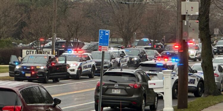 Reportan varios heridos en tiroteo en escuela de Wisconsin