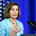 Nancy Pelosi hospitalizada tras sufrir caída durante viaje oficial a Luxemburgo