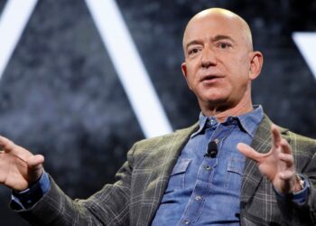 Bezos se muestra «optimista» ante nuevo mandato de Trump y ofrece ayuda para reducir regulaciones