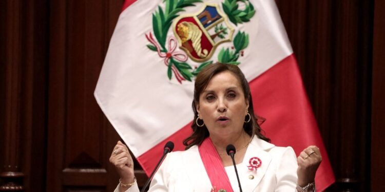 Presidenta de Perú plantea la pena de muerte para violadores de niños