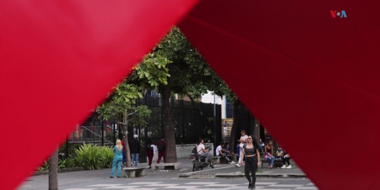 ¿Qué opinan los venezolanos de ‘Veneka’, la canción que no le gusta a Maduro?