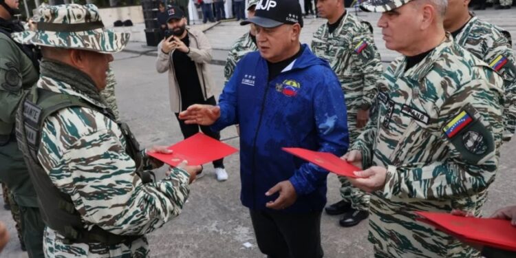 Diosdado Cabello pidió a militares responder de forma “contundente” a quienes busquen “tomar el poder”