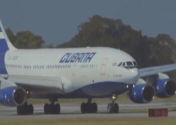 Cuba consigue pagar petróleo y reactiva vuelos suspendidos