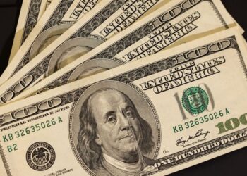 El blue argentino muy cerca del dólar oficial y apuestan por más derrumbe, este 2 de diciembre