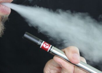 Congreso de México prohíbe cigarrillos electrónicos y uso ilícito de fentanilo