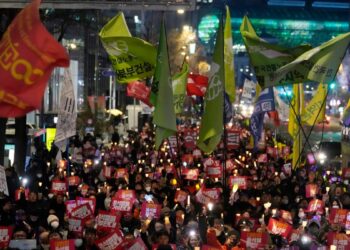 Yoon releva al ministro de Defensa y parlamento surcoreano se acerca a votación para su destitución