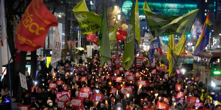 Yoon releva al ministro de Defensa y parlamento surcoreano se acerca a votación para su destitución