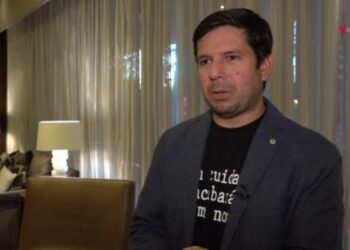 “Todo migrante vive dos vidas”