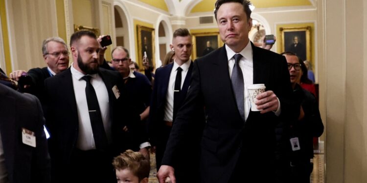 Elon Musk lleva la «eficiencia gubernamental» de Trump al Congreso de EEUU