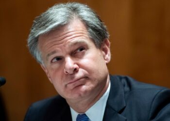 Director FBI anuncia que renunciará al final del mandato de Joe Biden