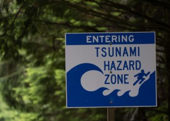 Fuerte sismo estremece al norte de California; hubo advertencia de tsunami