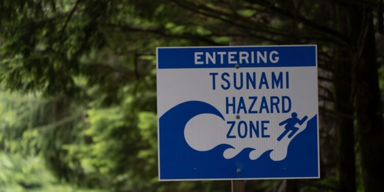 Fuerte sismo estremece al norte de California; hubo advertencia de tsunami