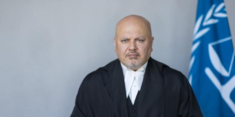 Renuncia de asesor de la CPI pone en el ojo del huracán actuación de Karim Khan en Venezuela