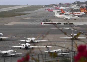 Avavit: oferta de boletos aéreos es insuficiente ante alta demanda