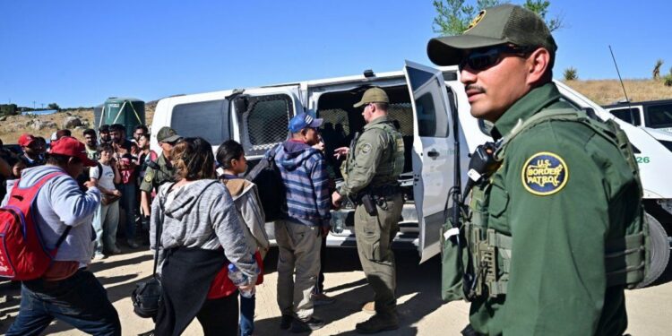 Los Ángeles se declara ciudad santuario para migrantes indocumentados