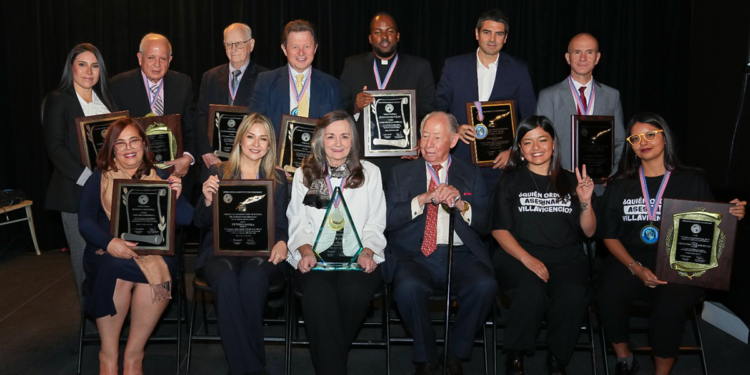 Personalidades de las Américas reciben Premios por la Democracia 2024