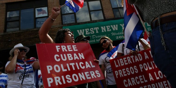 En el Día Internacional de los Derechos Humanos, tres presos políticos en huelga de hambre en Cuba