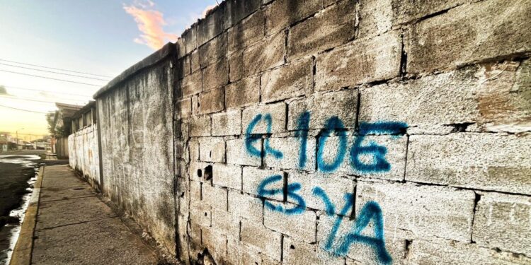 Crece protesta ciudadana contra Maduro, mientras detiene y excarcela a opositores