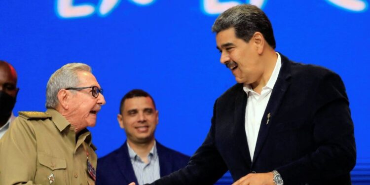Cuba cancela cumbre del ALBA por grave crisis económica; se realizará en Venezuela