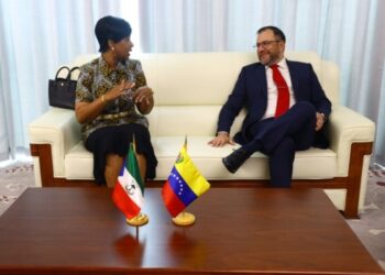 Yván Gil visita Guinea Ecuatorial para preparar reunión de comisión mixta