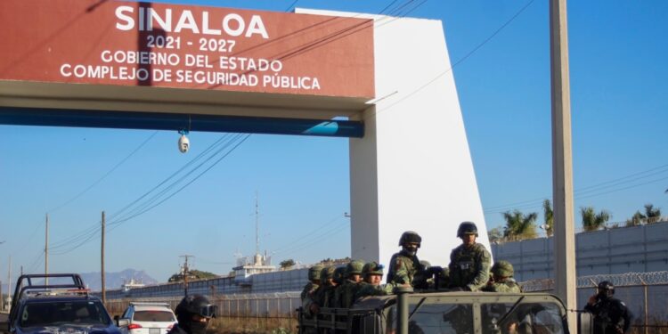 Miles de mexicanos protestan en medio de la violencia de Sinaloa tras el asesinato de dos niños