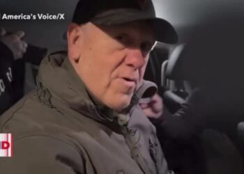 Redadas migratorias arrojan cientos de arrestos a lo largo de EEUU