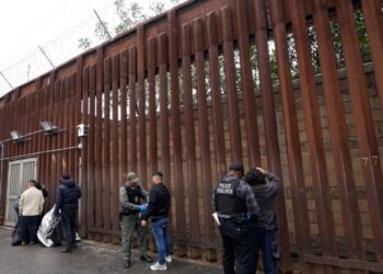 El presidente Donald Trump amplía medidas para la detención de migrantes irregulares