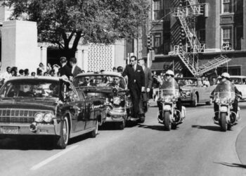 El presidente Trump ordena desclasificar documentos de los asesinatos de John F Kennedy y otros