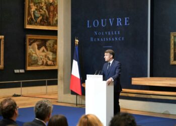 Macron anuncia una gran reforma para modernizar el Louvre y una sala dedicada a la Mona Lisa